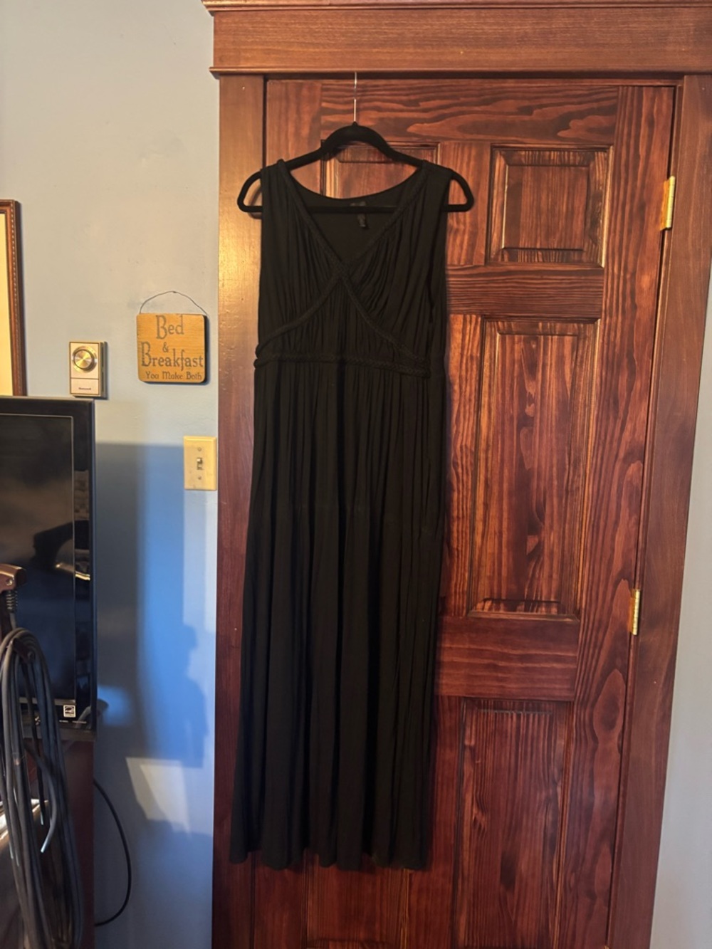 Soma Black Sleeveless V‑Neck Maxi Dress
